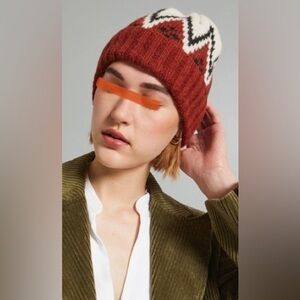 NWOT Weekend Max Mara Label-cut Wool Alpaca Beanie Fall/Winter Beige/Red Holiday
